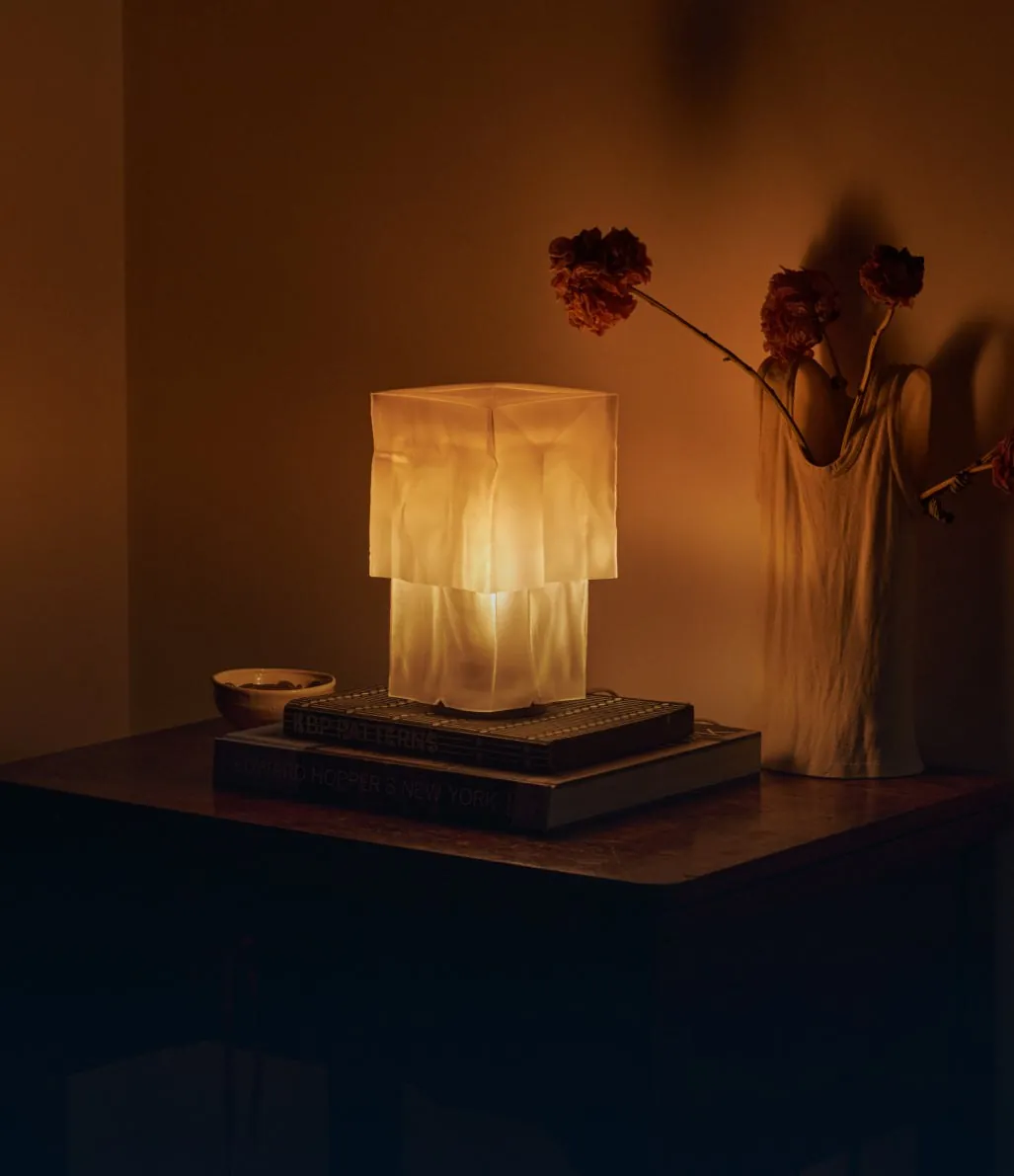 Soir : la lampe seule source de lumière (inspiration Wooj)