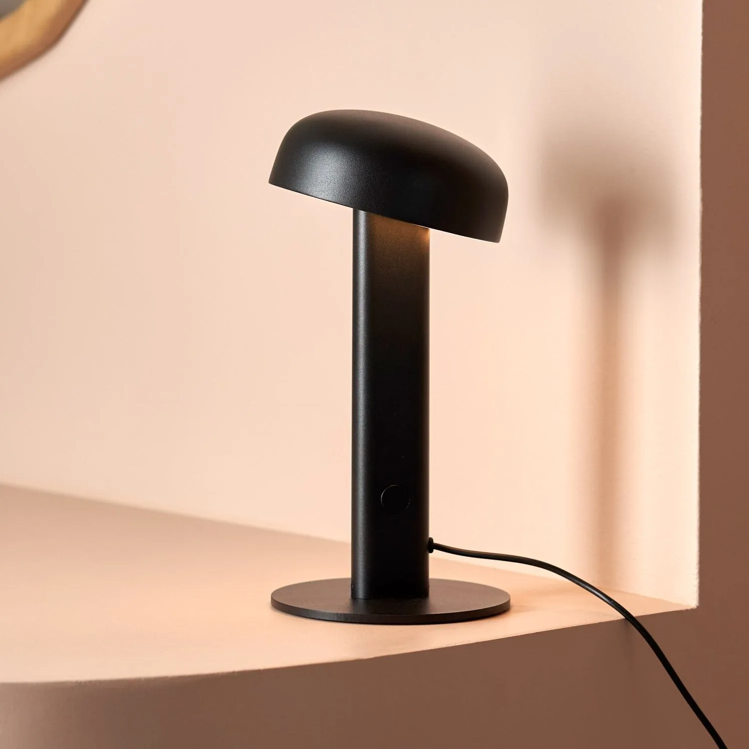 Lampe noire, même angle (inspiration TIPTOE)