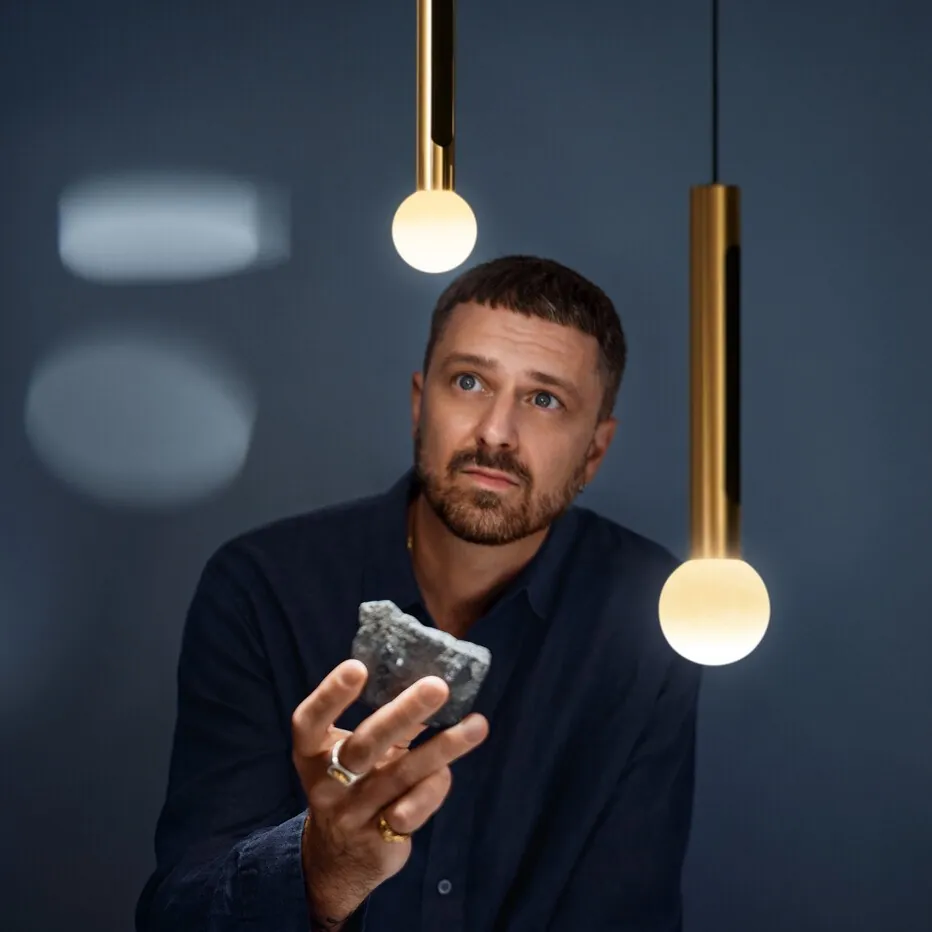 Le designer et son objet (inspiration Occhio)